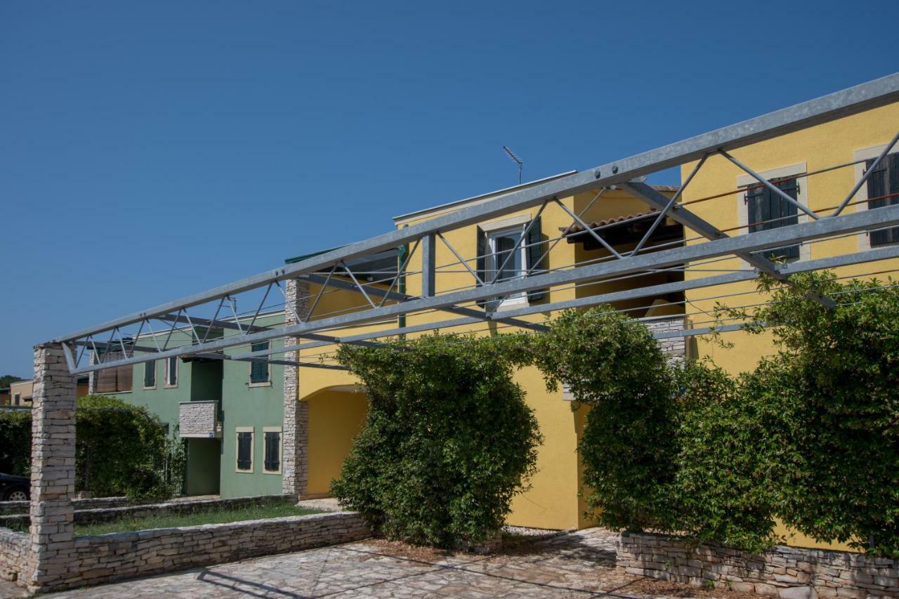 Apartmani Svjetionik Умаг Экстерьер фото