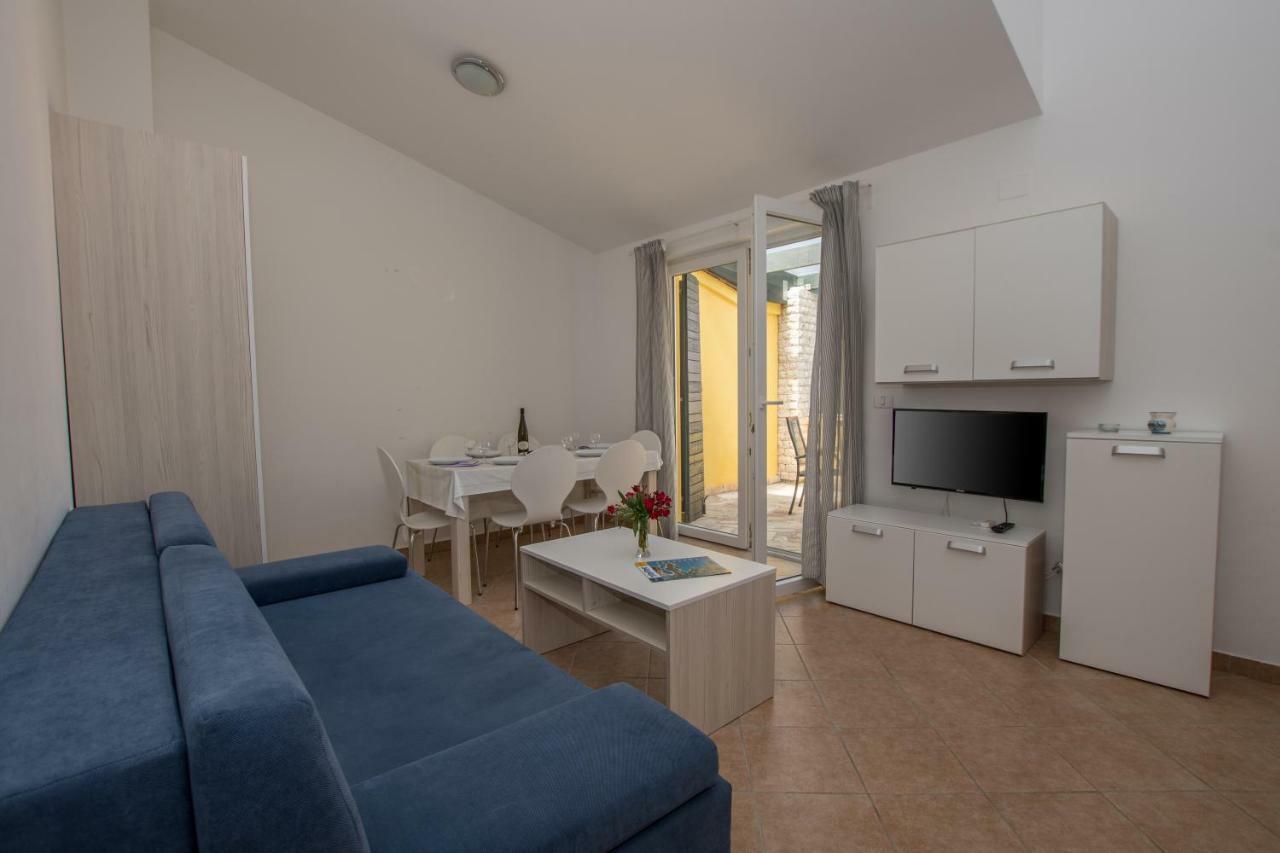 Apartmani Svjetionik Умаг Экстерьер фото
